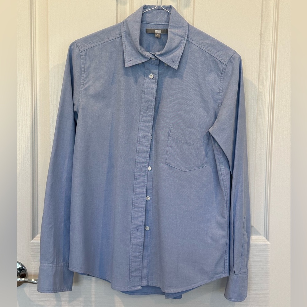 Uniqlo yeah, women’s button down shirt, relaxed fit, blue size small
